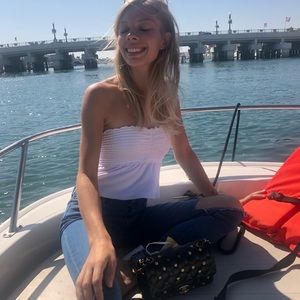 Meet your Posher, Claire